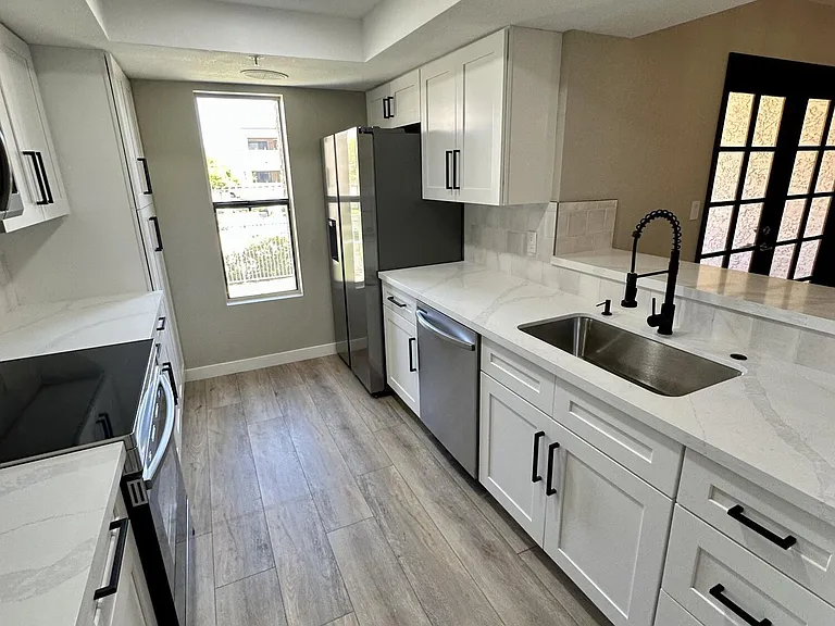 Brand New 1 Bedroom Apartment In First Class Location