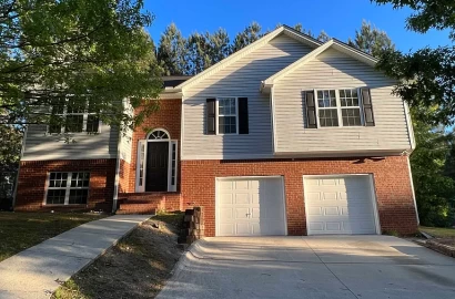 A Luxury upgraded 4bedroom .