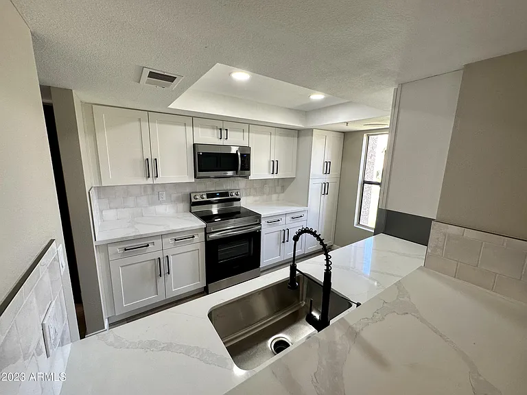 Brand New 1 Bedroom Apartment In First Class Location