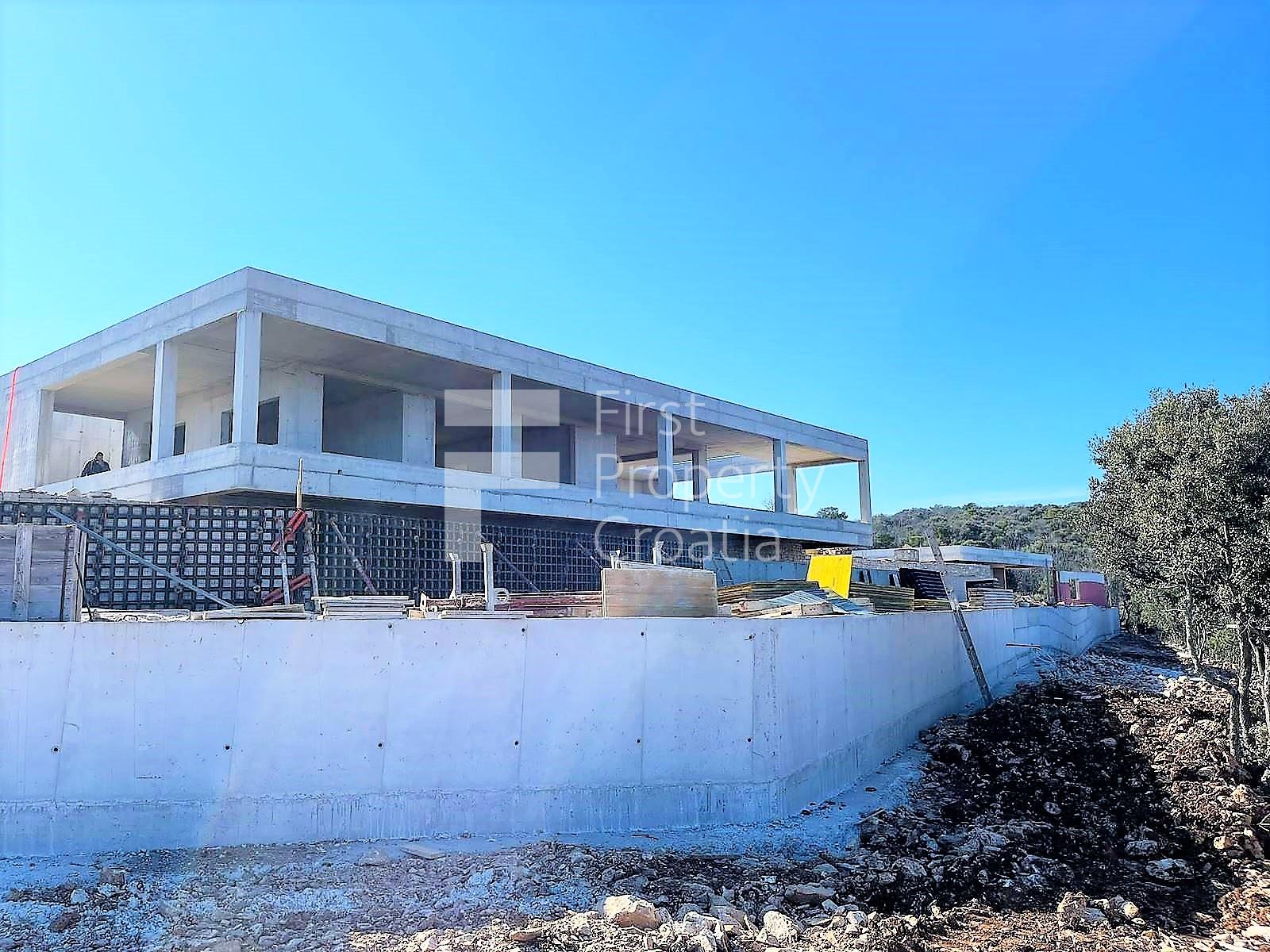 Investment property in Brač