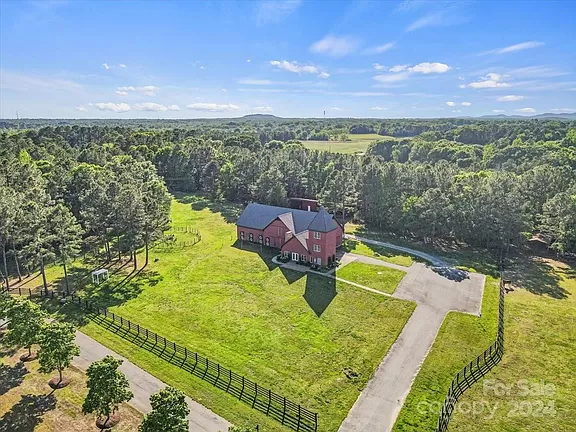 795 Bellegray Rd, Clover, SC
