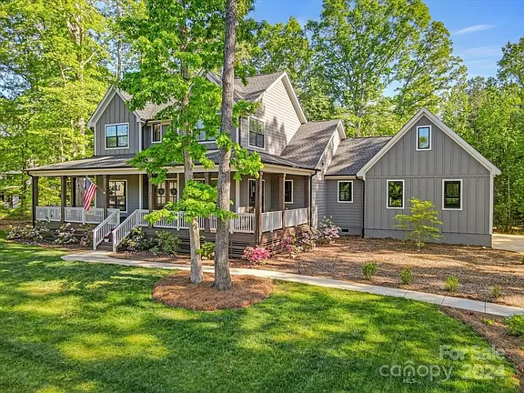 795 Bellegray Rd, Clover, SC