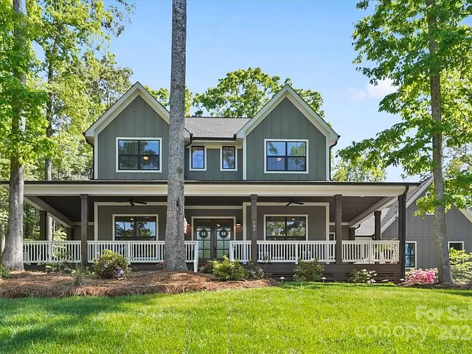 795 Bellegray Rd, Clover, SC