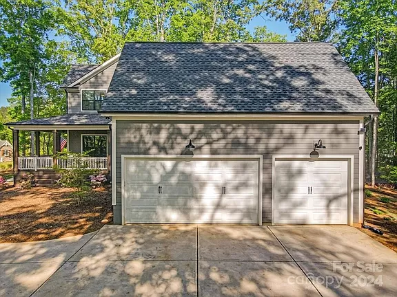795 Bellegray Rd, Clover, SC