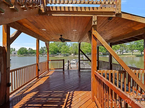 Riverfront Rd, Lake Wylie, SC