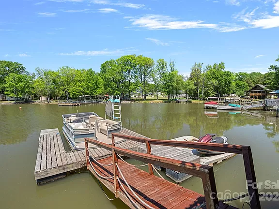 Riverfront Rd, Lake Wylie, SC