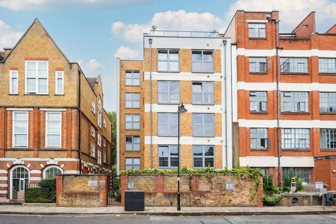 3 bed maisonette for sale