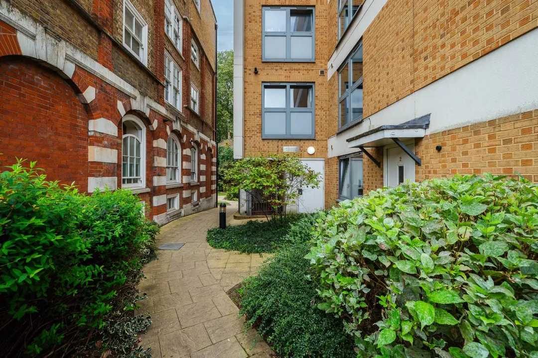 3 bed maisonette for sale