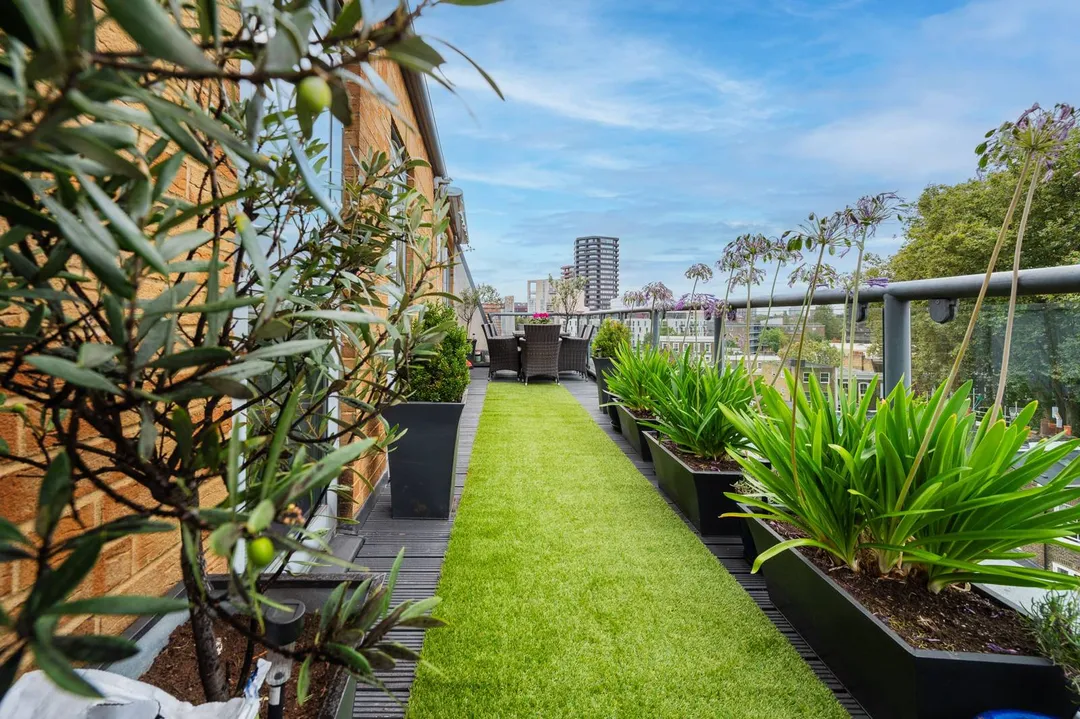 3 bed maisonette for sale