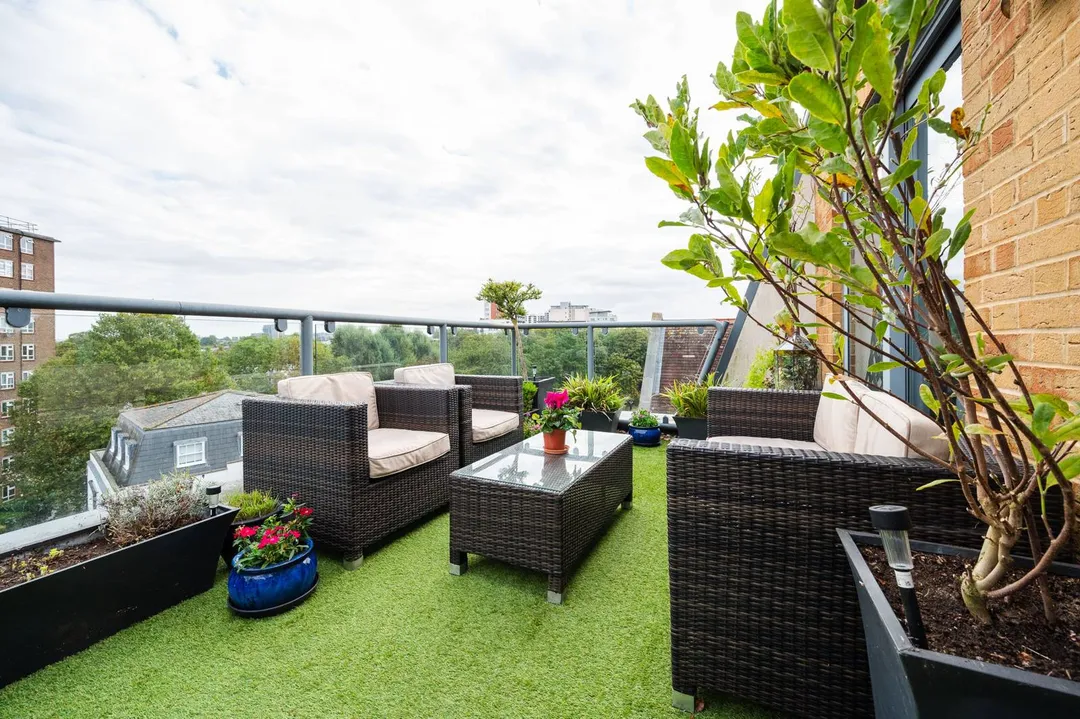 3 bed maisonette for sale