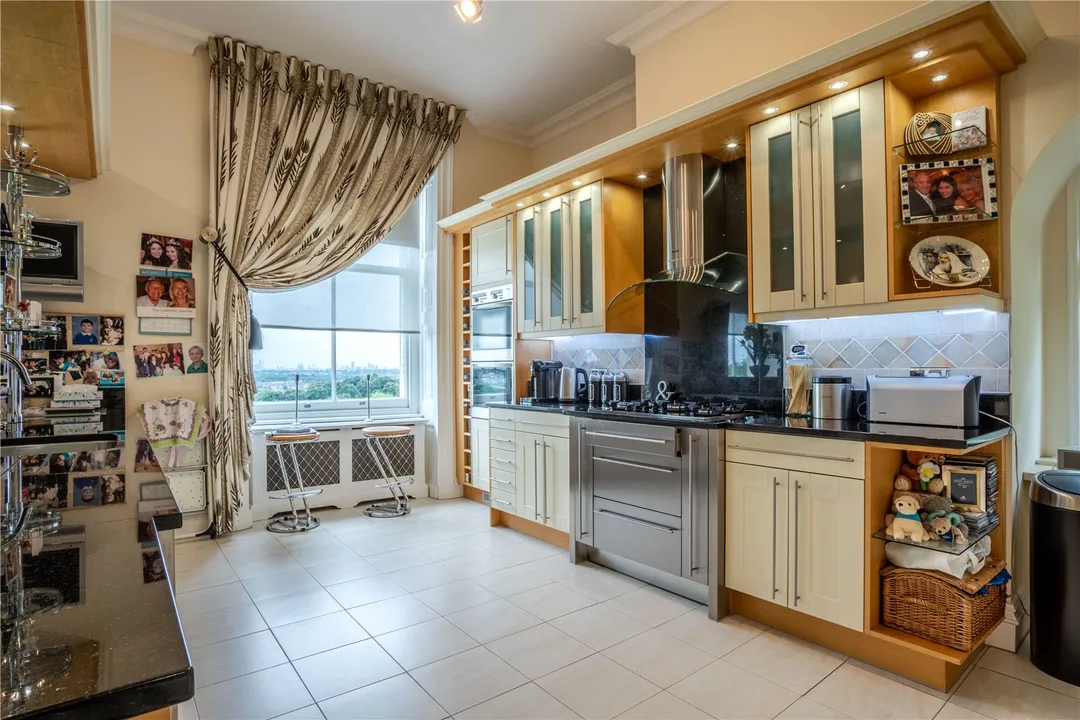 4 bed flat for sale