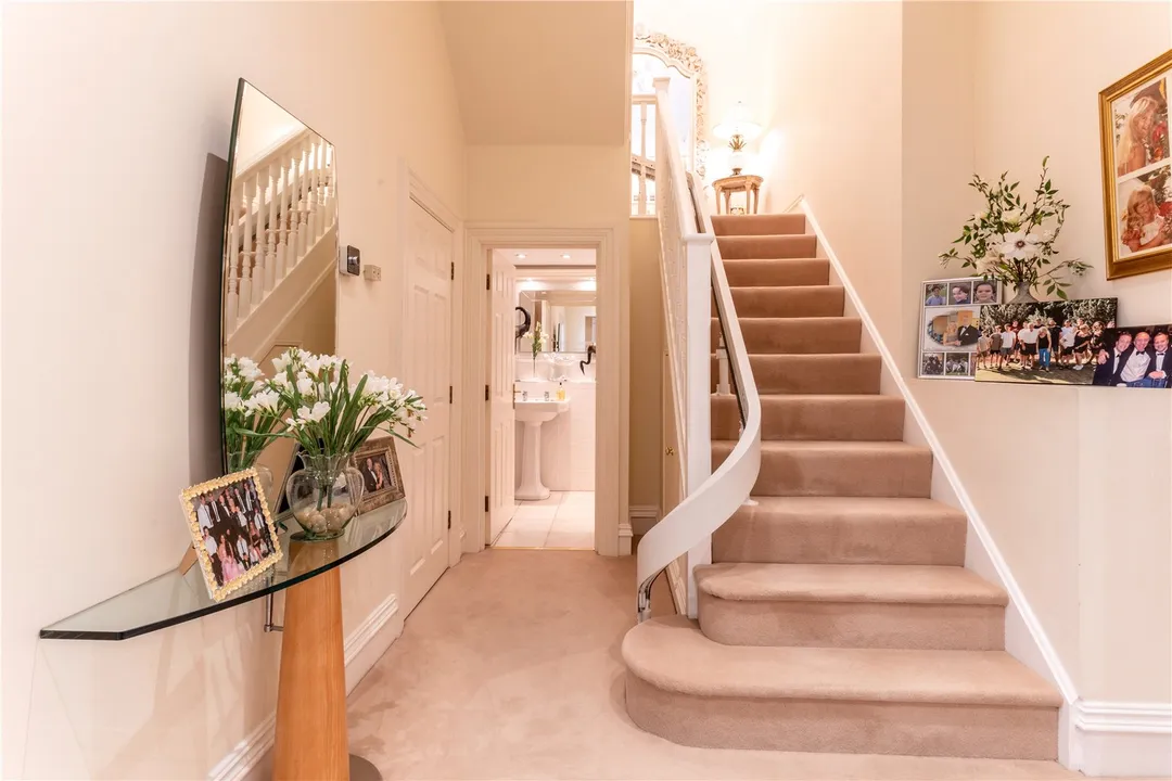 4 bed flat for sale