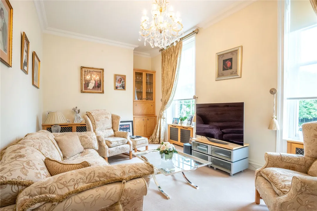 4 bed flat for sale