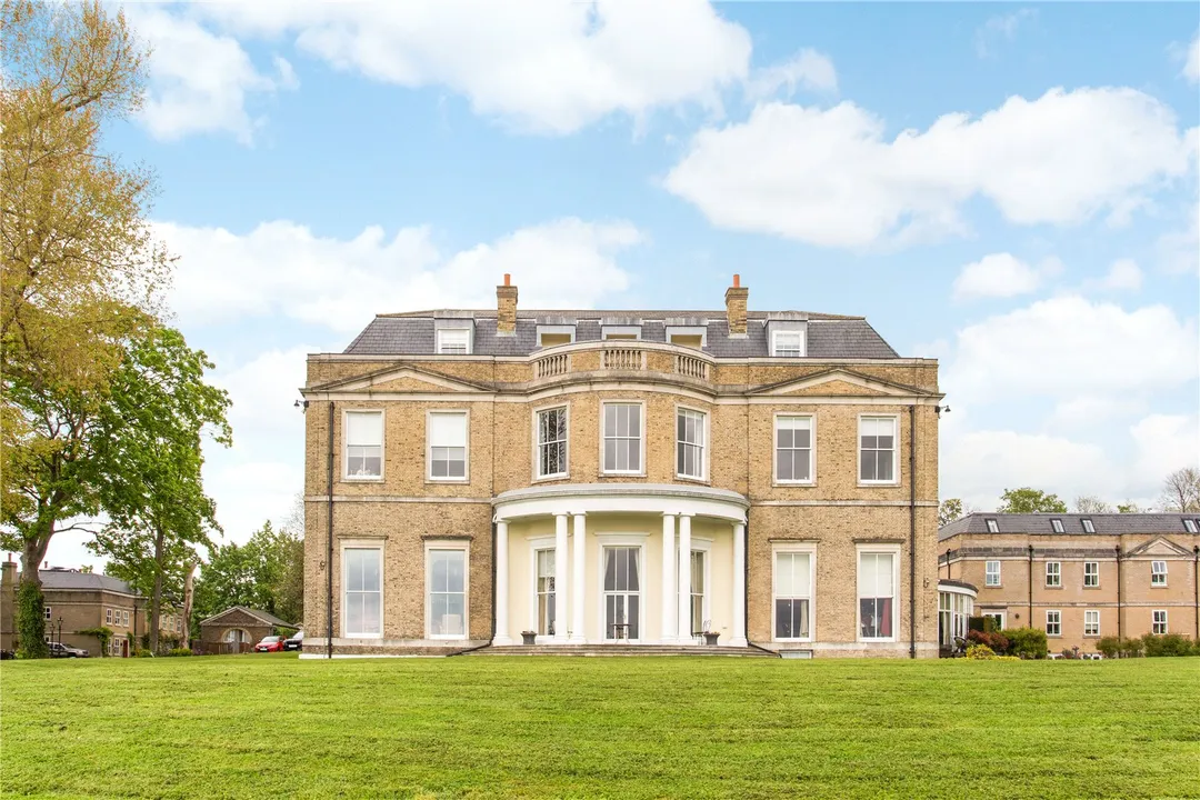 4 bed flat for sale