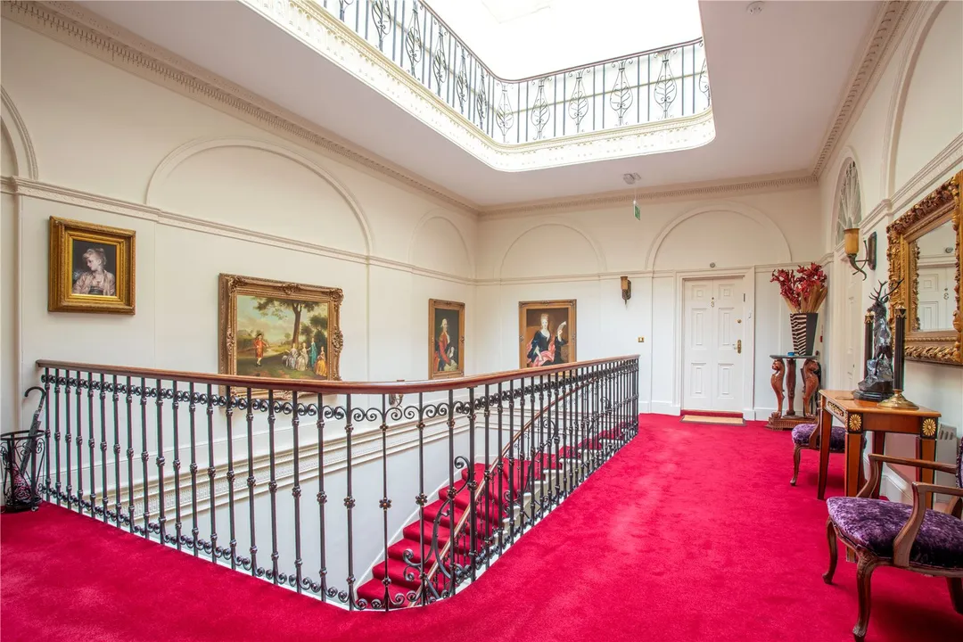 4 bed flat for sale