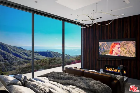 House In Malibu