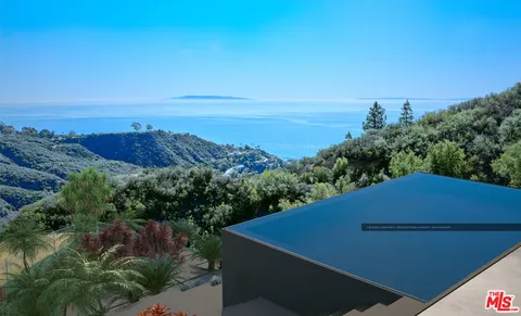 House In Malibu