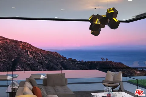 House In Malibu