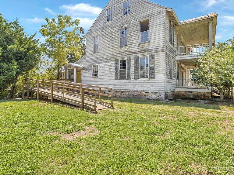 House In  Winnsboro