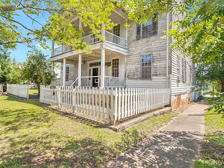 House In  Winnsboro