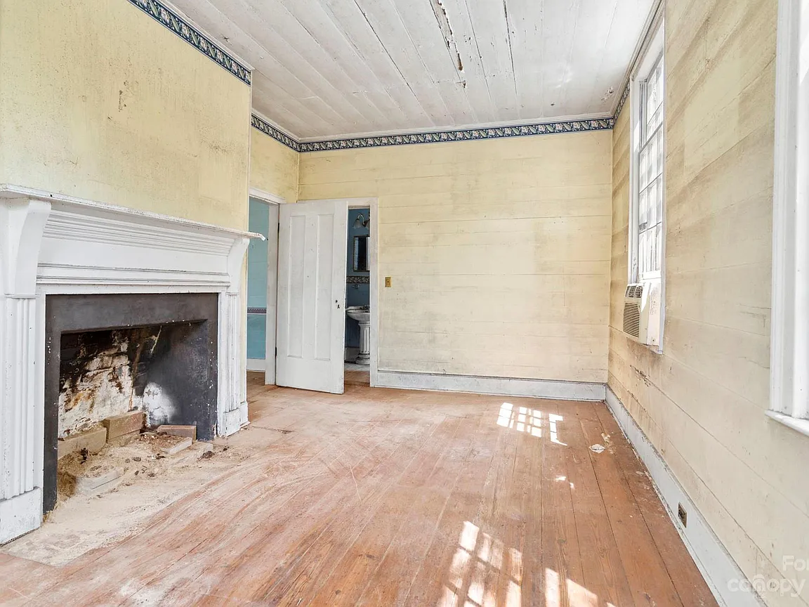 House In  Winnsboro