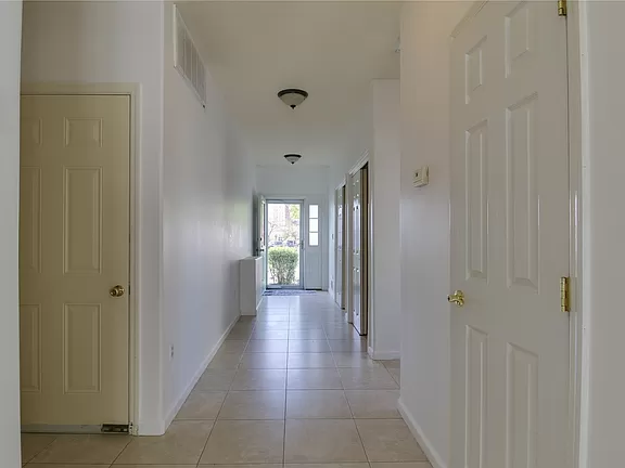Catamaran Way, Arverne