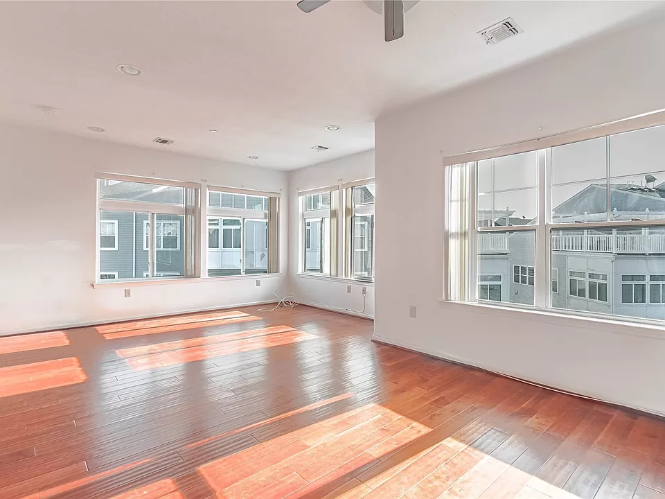 Catamaran Way, Arverne