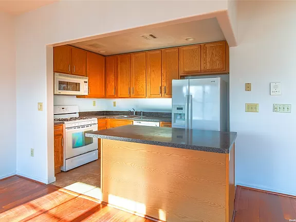 Catamaran Way, Arverne