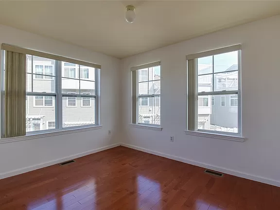 Catamaran Way, Arverne