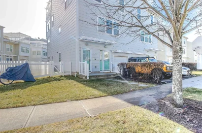 Catamaran Way, Arverne