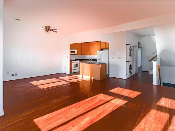 Catamaran Way, Arverne