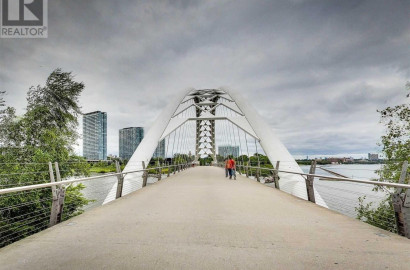 1110 - 2045 LAKE SHORE BOULEVARD W