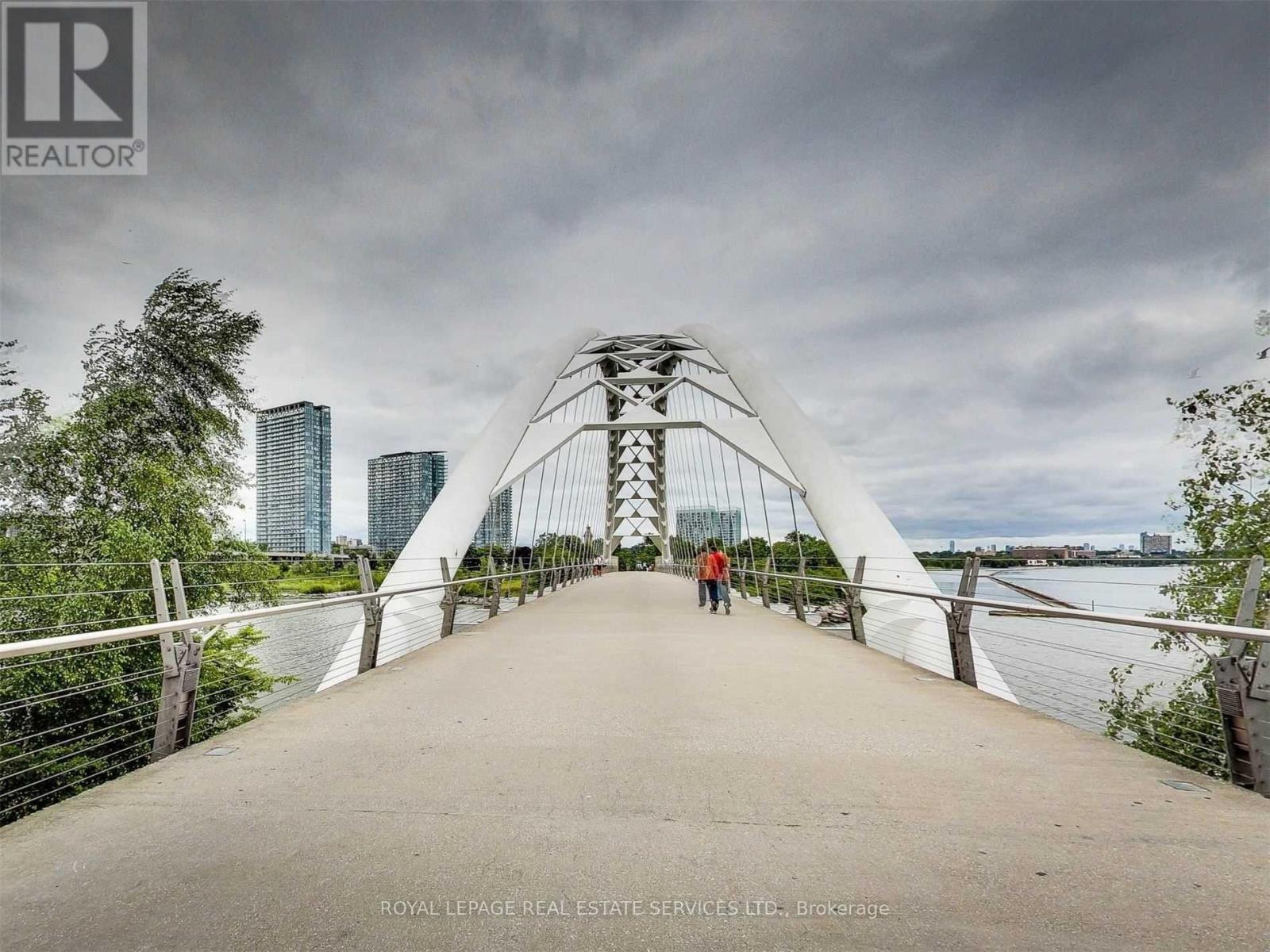 1110 - 2045 LAKE SHORE BOULEVARD W