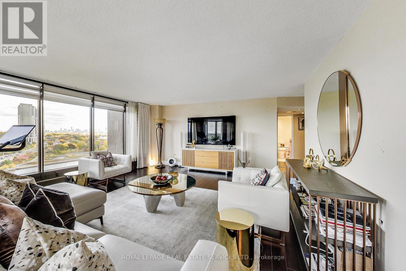 1110 - 2045 LAKE SHORE BOULEVARD W