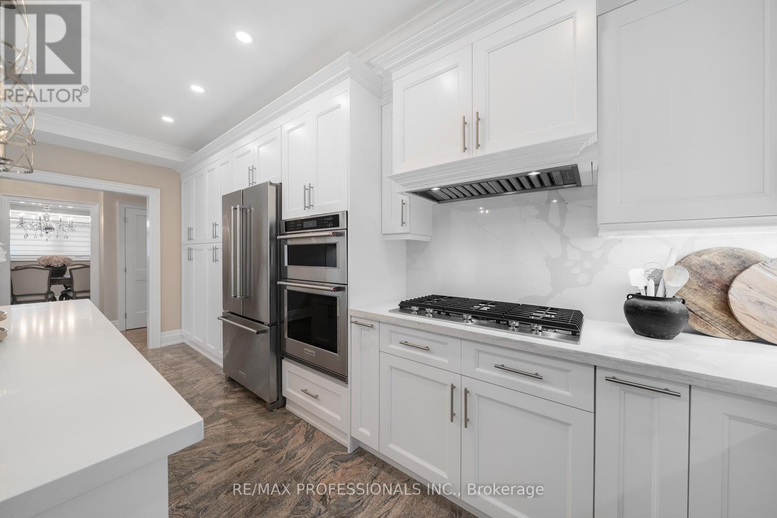 182 GRACEFIELD AVENUE
