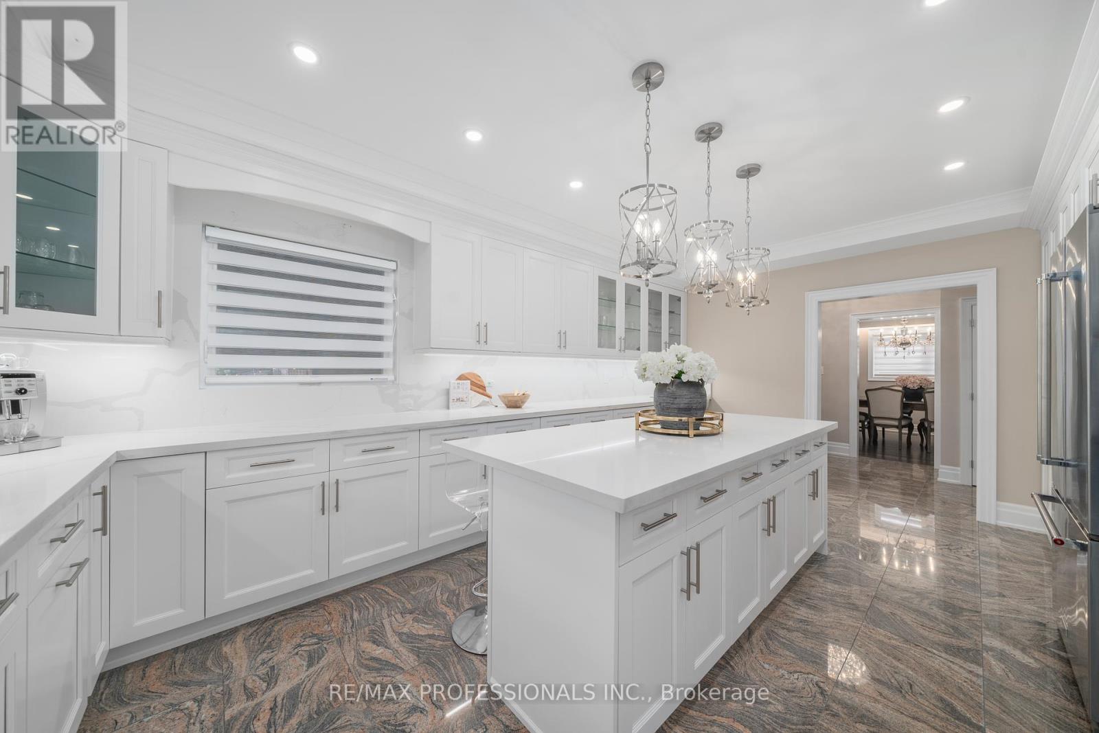 182 GRACEFIELD AVENUE