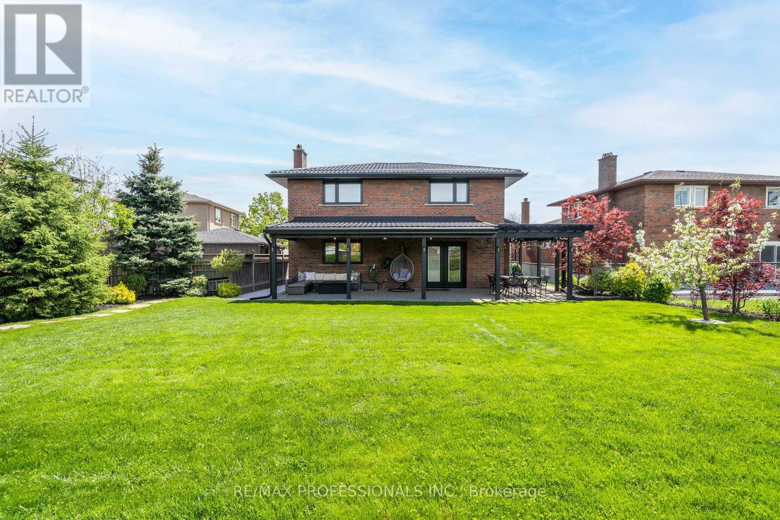 182 GRACEFIELD AVENUE