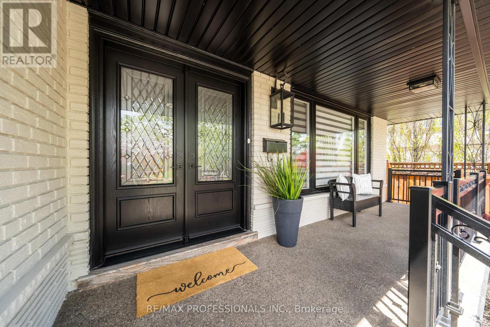 182 GRACEFIELD AVENUE