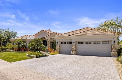 4 bed room luxury single-story