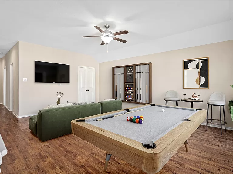 3058 Hawthorne Glen Ln