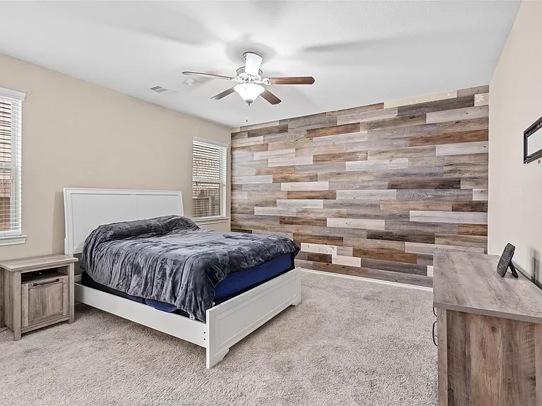 3058 Hawthorne Glen Ln
