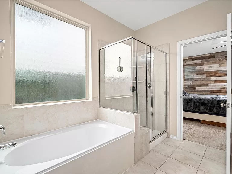 3058 Hawthorne Glen Ln