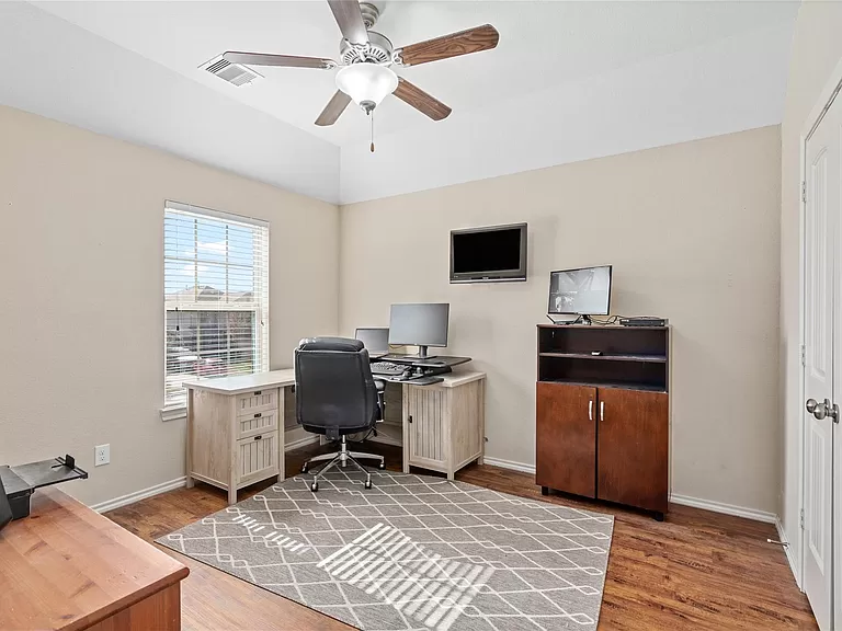 3058 Hawthorne Glen Ln