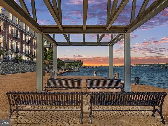 Fords Landing Way, Alexandria