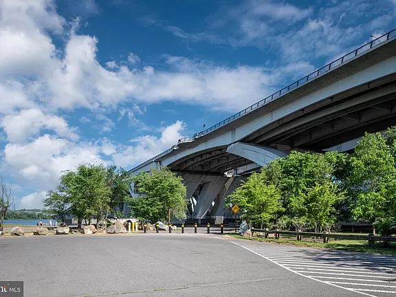 Fords Landing Way, Alexandria