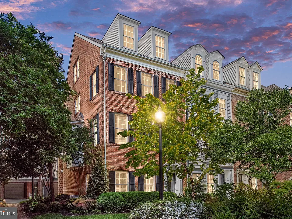 Fords Landing Way, Alexandria