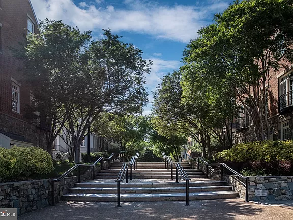 Fords Landing Way, Alexandria