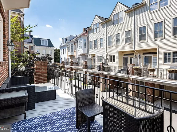 Fords Landing Way, Alexandria