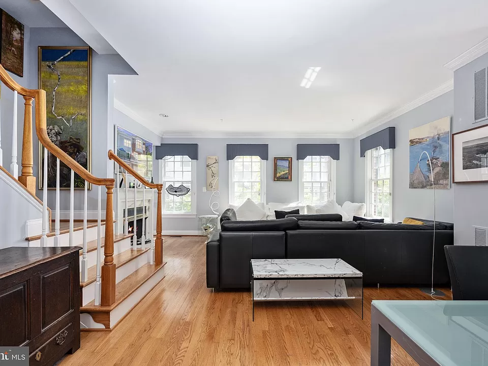 Fords Landing Way, Alexandria